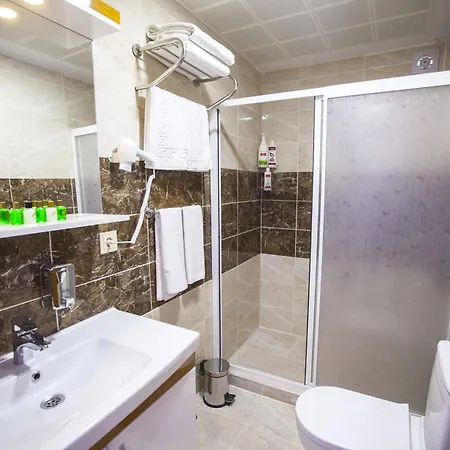 Golden Saray Hotel *